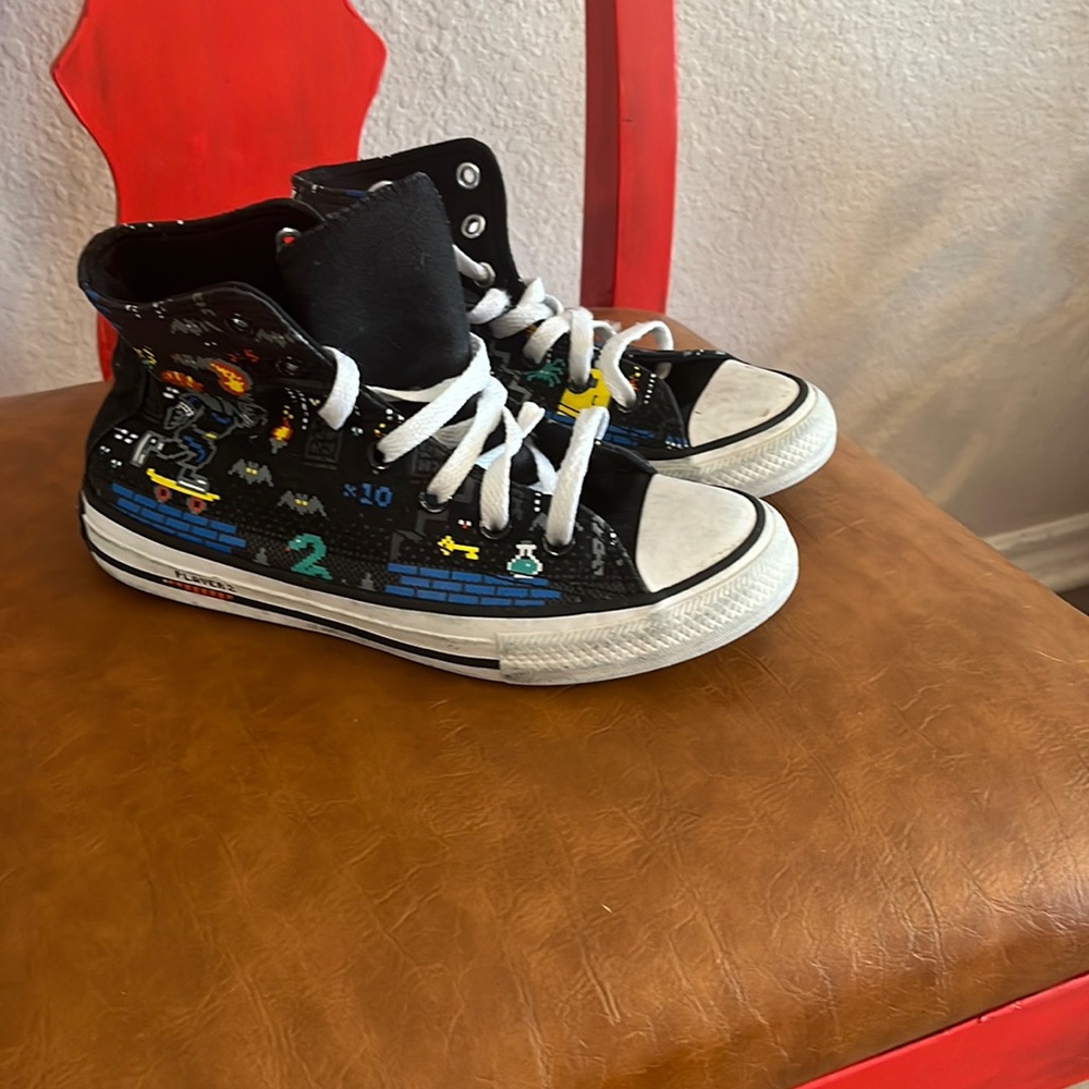 Gamer Converse size 2